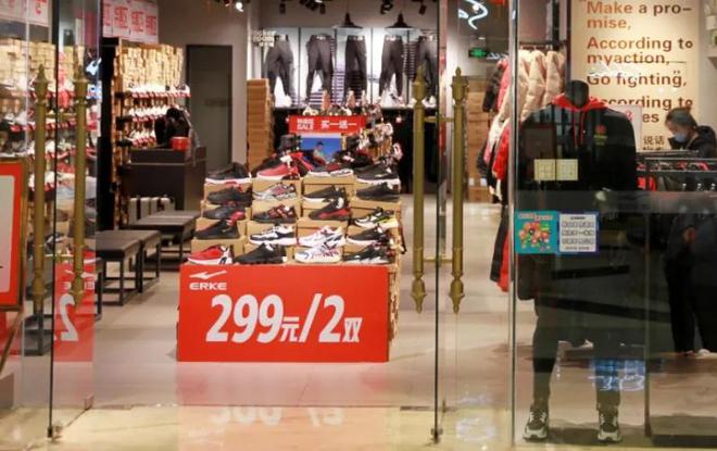 0元左右跑步鞋出炉：平民跑鞋受追捧必一体育网站入门“跑鞋之王”！10(图2)