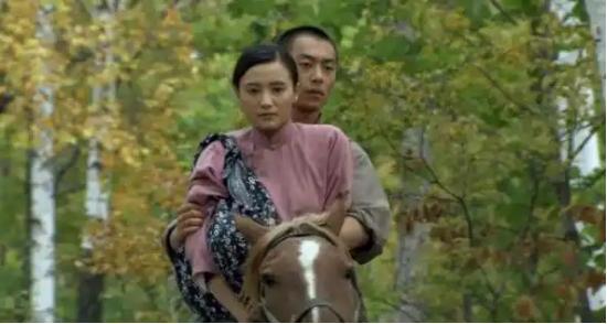 示“脱衣服赢钱”背后的鲜儿真相。必一体育网站《闯关东》再探：揭(图11)
