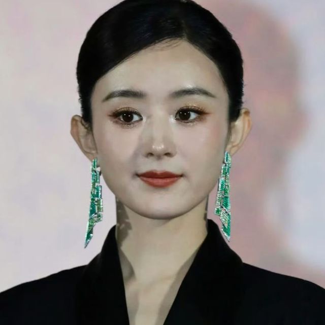 粉！怼粉丝用词不当被批文化低全网看热闹bsports网页版赵丽颖遭遇大面积脱(图3)
