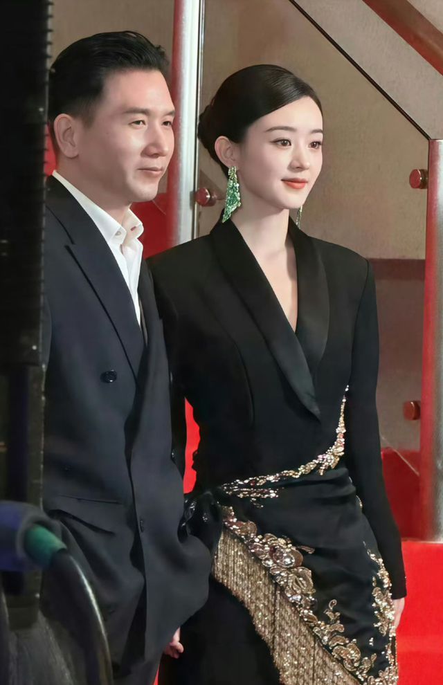 粉！怼粉丝用词不当被批文化低全网看热闹bsports网页版赵丽颖遭遇大面积脱(图4)
