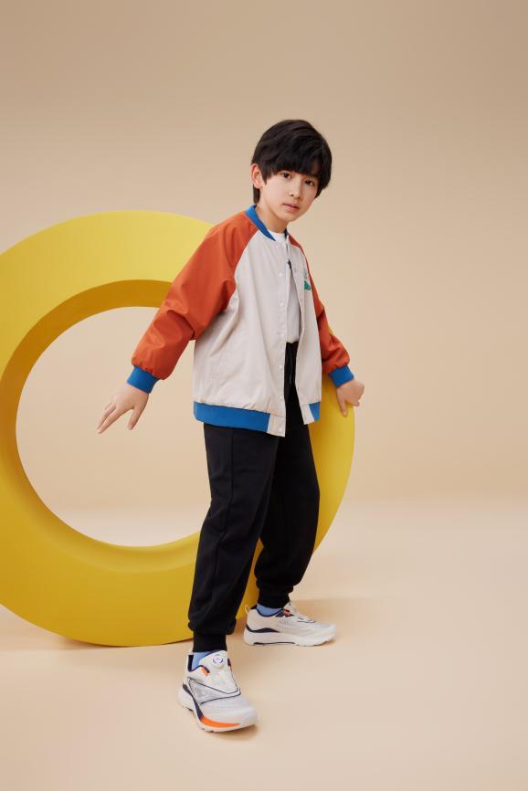 涨趋势功能性儿童运动鞋成“刚需”bsport体育热爱运动人群呈上(图2)