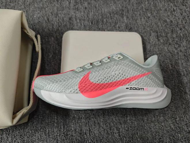 感并存的跑鞋Nike超级飞马！Bspor